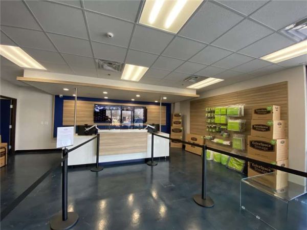 Extra Space Storage - 1939 - Arlington - W Sublett Rd - 1040 West Sublett Road