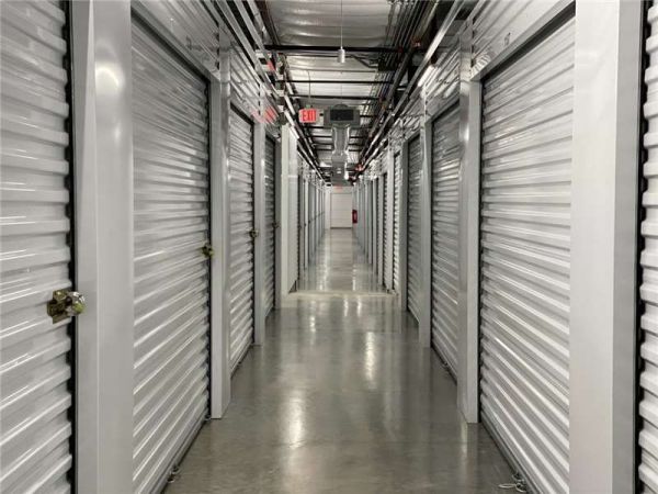 Extra Space Storage - 1939 - Arlington - W Sublett Rd - 1040 West Sublett Road