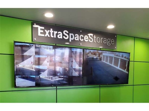 Extra Space Storage - 1939 - Arlington - W Sublett Rd - 1040 West Sublett Road