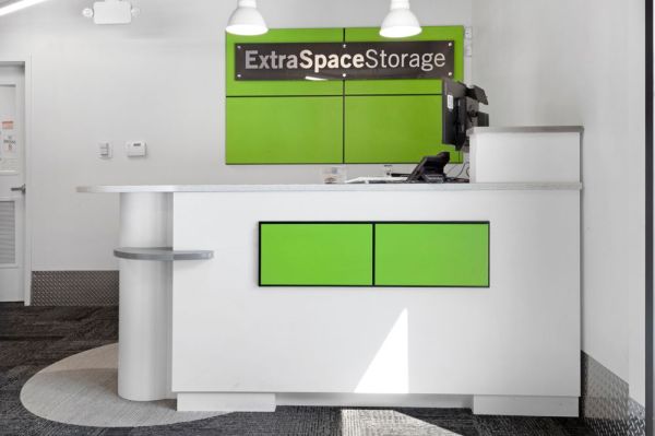 Extra Space Storage - 1985 - Marietta - 2141 Powers Ferry Rd - 2141 Powers Ferry Road