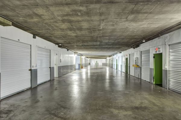 Extra Space Storage - 1987 - Van Nuys - Erwin St - 15500 Erwin Street