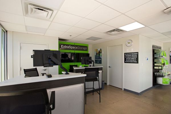 Extra Space Storage - 2030 - Englewood - S Santa Fe Dr - 3325 South Santa Fe Drive
