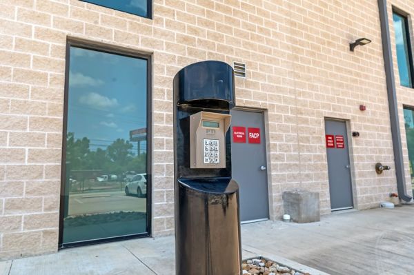 Extra Space Storage - 2057 - Austin - Hwy 71 - 7901 State Highway 71
