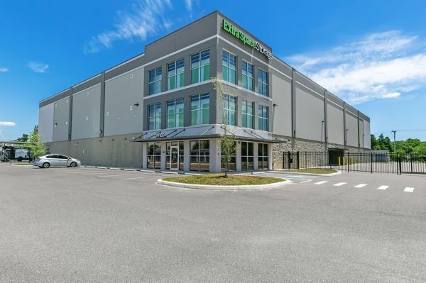 Extra Space Storage - 7418 - Lakeland - Drane Field Rd - 2701 Drane Field Road