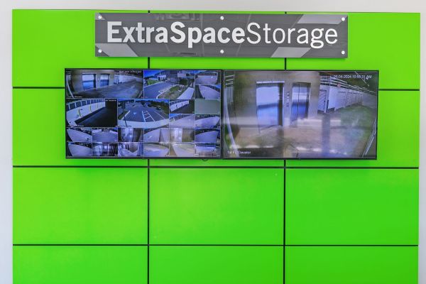 Extra Space Storage - 7425 - Lakeland - Shepherd Rd - 2035 Shepherd Road