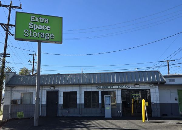 Extra Space Storage - 1031 - Glendale - San Fernando Road - 5120 San Fernando Road