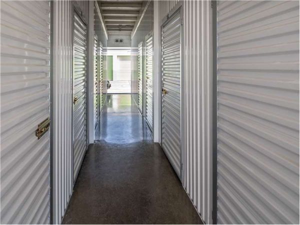 Extra Space Storage - 1031 - Glendale - San Fernando Road - 5120 San Fernando Road