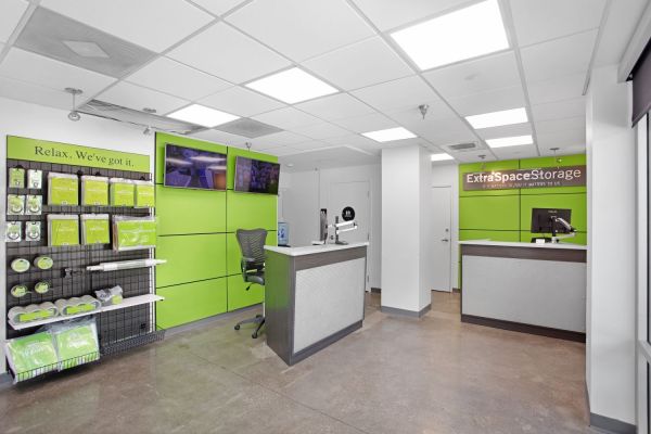 Extra Space Storage - 8008 - Sherman Oaks - Sepulveda Blvd - 5225 Sepulveda Boulevard