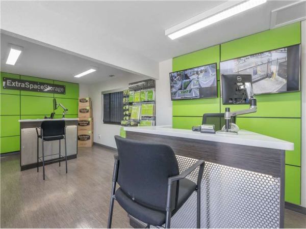Extra Space Storage - 1053 - Oakland - Fallon St - 210 Fallon Street