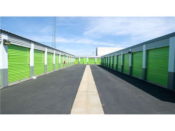 Extra Space Storage - 1111 - Palmdale - Sierra Hwy - 37352 Sierra Highway
