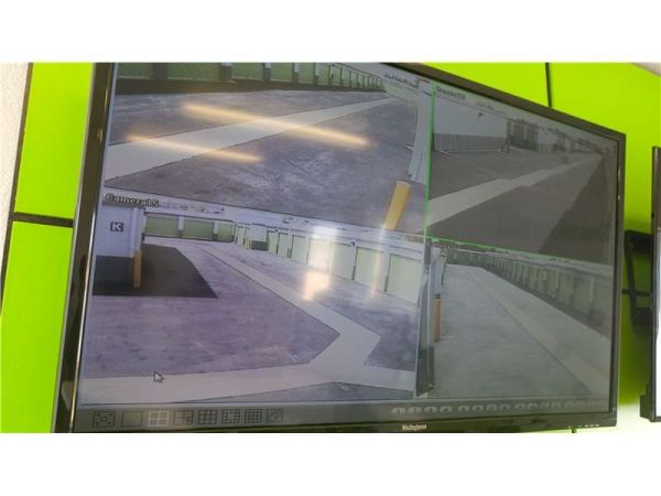 Extra Space Storage - 1111 - Palmdale - Sierra Hwy - 37352 Sierra Highway