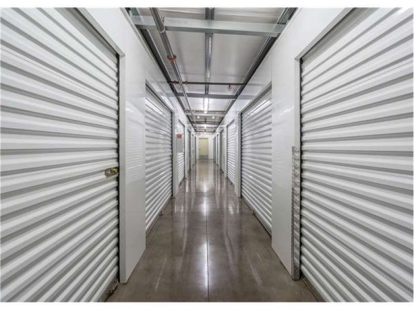 Extra Space Storage - 1103 - Chatsworth - Devonshire St - 21536 Devonshire Street