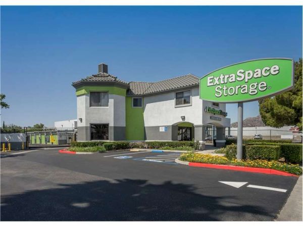 Extra Space Storage - 1103 - Chatsworth - Devonshire St - 21536 Devonshire Street