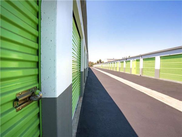Extra Space Storage - 0176 - Fallbrook - W Aviation Rd - 372 West Aviation Road