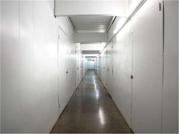 Extra Space Storage - 0176 - Fallbrook - W Aviation Rd - 372 West Aviation Road