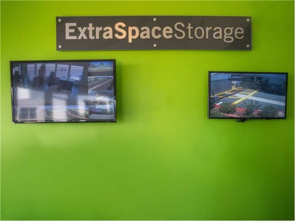 Extra Space Storage - 0176 - Fallbrook - W Aviation Rd - 372 West Aviation Road