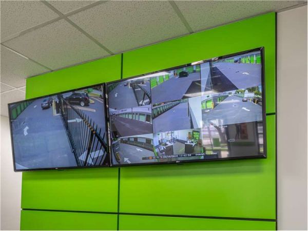 Extra Space Storage - 0209 - Miami - Sunset Dr West - 9400 Florida 986