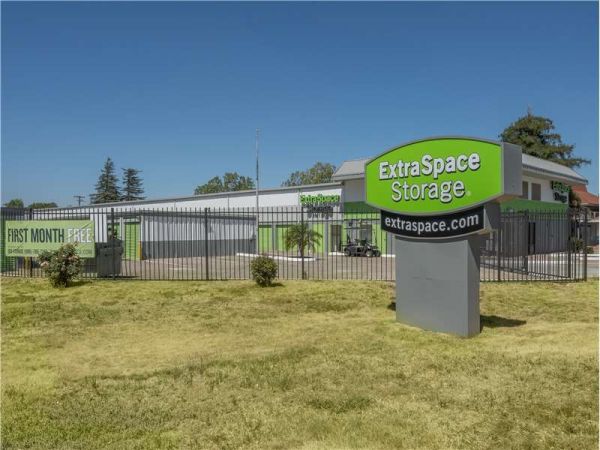 Extra Space Storage - 0253 - Sacramento - Florin Rd - 1353 Florin Road