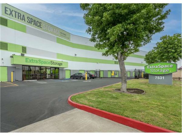 Extra Space Storage - 0301 - Huntington Beach - McFadden Ave - 7531 McFadden Avenue