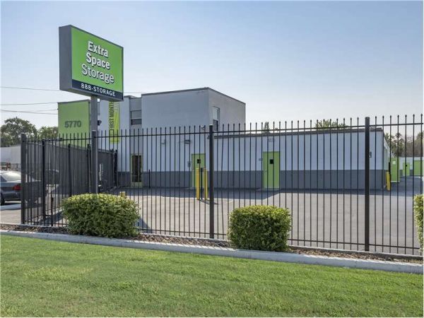 Extra Space Storage - 0328 - Sacramento - Auburn Blvd - 5770 Auburn Boulevard