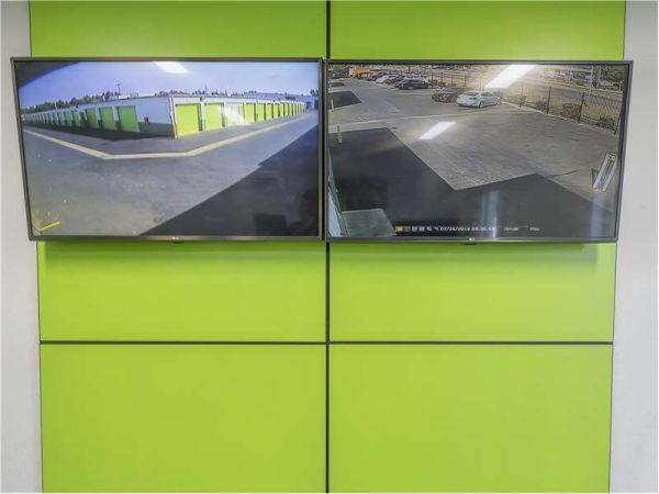 Extra Space Storage - 0328 - Sacramento - Auburn Blvd - 5770 Auburn Boulevard