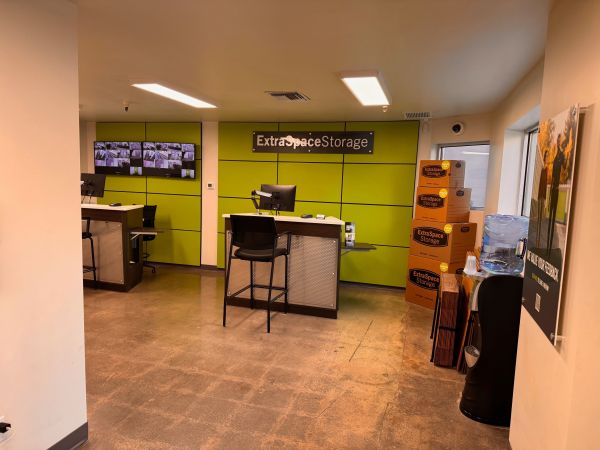 Extra Space Storage - 0353 - Los Angeles - Fountain Ave - 4728 Fountain Avenue