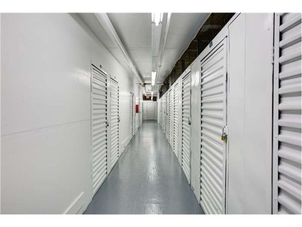 Extra Space Storage - 0353 - Los Angeles - Fountain Ave - 4728 Fountain Avenue