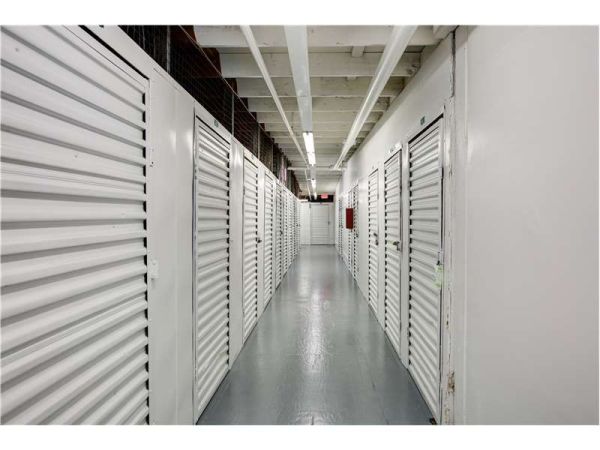 Extra Space Storage - 0353 - Los Angeles - Fountain Ave - 4728 Fountain Avenue