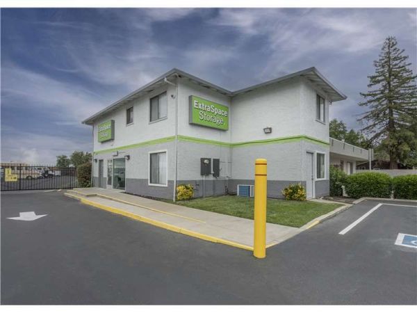 Extra Space Storage - 0420 - Roseville - 6th St - 540 6th Street