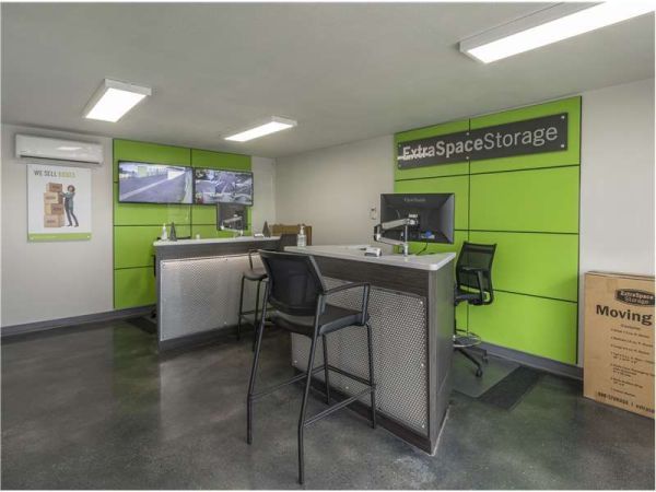 Extra Space Storage - 0420 - Roseville - 6th St - 540 6th Street