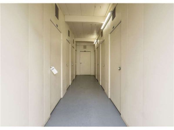 Extra Space Storage - 0420 - Roseville - 6th St - 540 6th Street