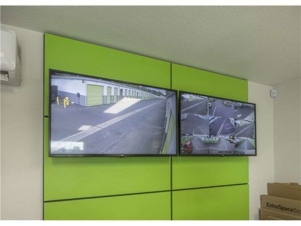 Extra Space Storage - 0420 - Roseville - 6th St - 540 6th Street