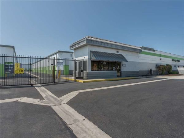 Extra Space Storage - 0549 - Los Alamitos - Cerritos Ave - 3592 Cerritos Avenue