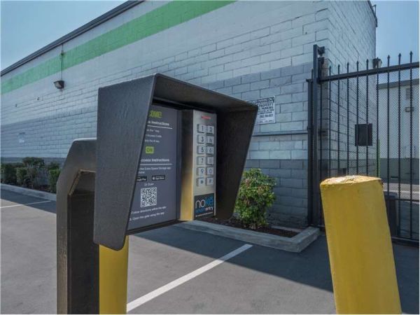 Extra Space Storage - 0549 - Los Alamitos - Cerritos Ave - 3592 Cerritos Avenue
