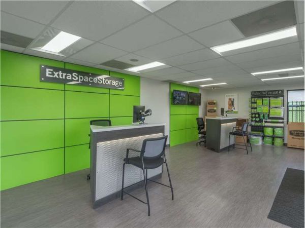 Extra Space Storage - 0663 - St. Louis - Gravois Rd - 9825 Gravois Road