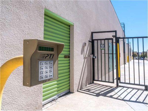 Extra Space Storage - 0778 - San Diego - Cabot Dr - 8192 Miramar Road