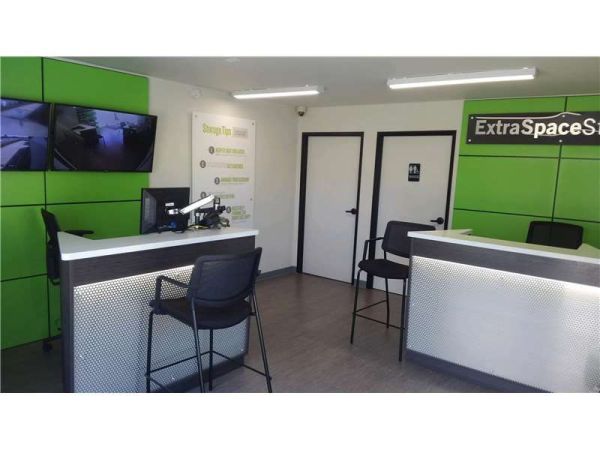 Extra Space Storage - 0778 - San Diego - Cabot Dr - 8192 Miramar Road