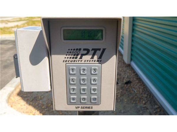 Extra Space Storage - 1358 - Lancaster - West Ave J-8 - 1722 West Avenue J8