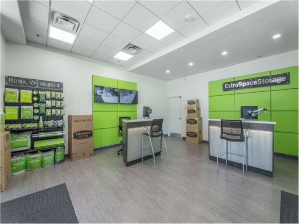 Extra Space Storage - 1250 - Sacramento - B Street - 3000 B Street