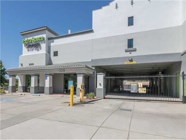 Extra Space Storage - 1250 - Sacramento - B Street - 3000 B Street