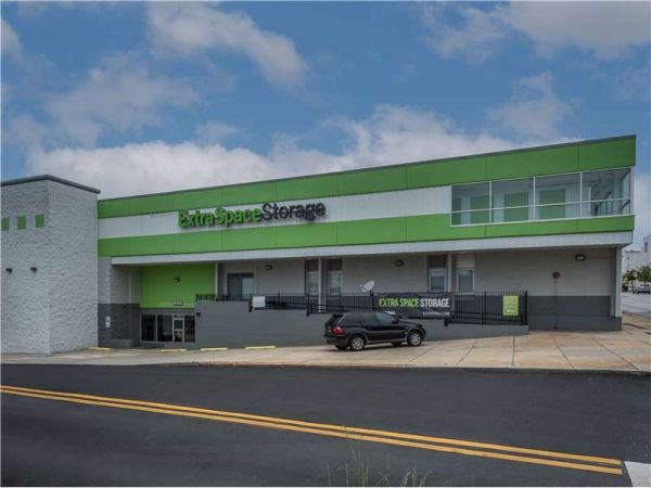 Extra Space Storage - 1439 - Baltimore - N Howard St - 2400 North Howard Street
