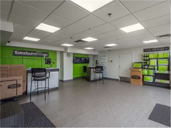 Extra Space Storage - 1439 - Baltimore - N Howard St - 2400 North Howard Street