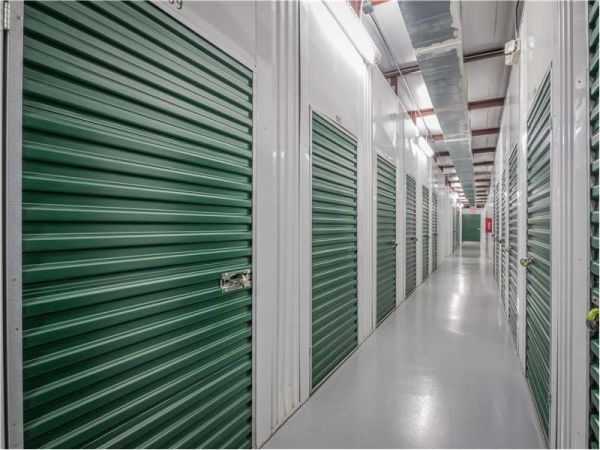 Extra Space Storage - 8192 - Winston-Salem - Peters Creek Pkwy - 550 Peters Creek Parkway