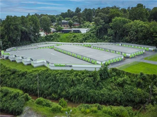 Extra Space Storage - 8192 - Winston-Salem - Peters Creek Pkwy - 550 Peters Creek Parkway