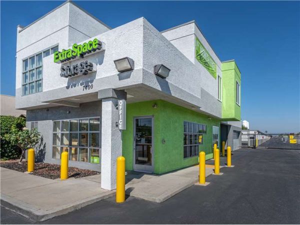 Extra Space Storage - 1529 - North Hollywood - 7400 Coldwater Canyon Ave - 7400 Coldwater Canyon Avenue