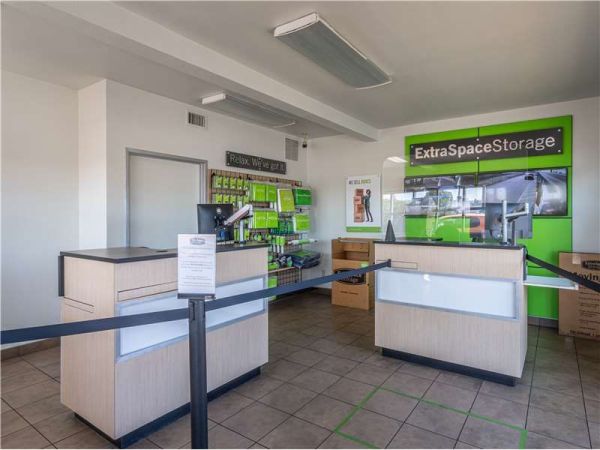 Extra Space Storage - 1529 - North Hollywood - 7400 Coldwater Canyon Ave - 7400 Coldwater Canyon Avenue