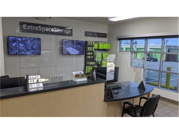 Extra Space Storage - 1530 - Northridge - 18500 Eddy St - 18500 Eddy Street