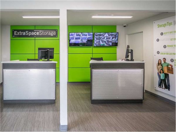 Extra Space Storage - 1533 - San Diego - 3808 Cedar St - 3808 Cedar Street