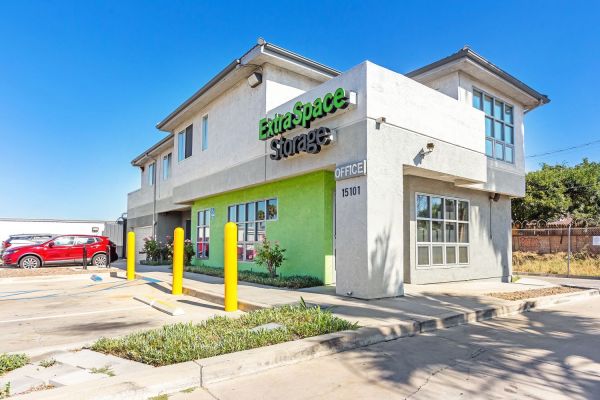 Extra Space Storage - 1539 - Van Nuys - 15101 Raymer St - 15101 Raymer Street