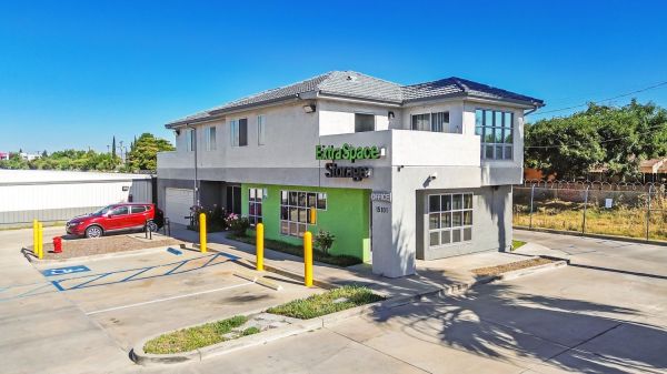 Extra Space Storage - 1539 - Van Nuys - 15101 Raymer St - 15101 Raymer Street